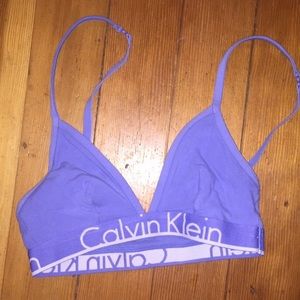 Cute CALVIN KLEIN Bralette🌊